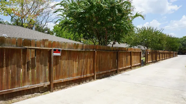 $1,250 | 604 Wilson Road, Unit 5, Humble, TX 77338