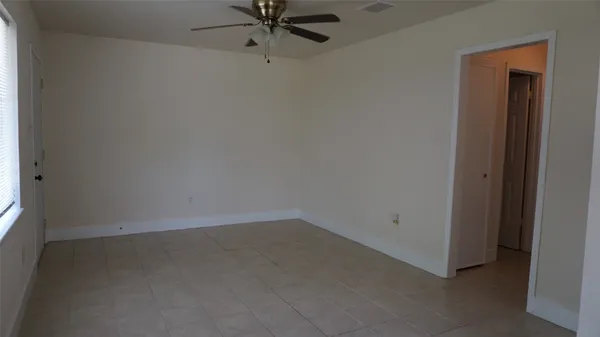 $1,250 | 604 Wilson Road, Unit 5, Humble, TX 77338