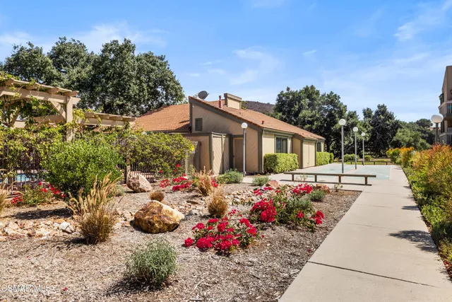$519,999 | 224 Oak Leaf Drive, Unit 105, Thousand Oaks, CA 91360