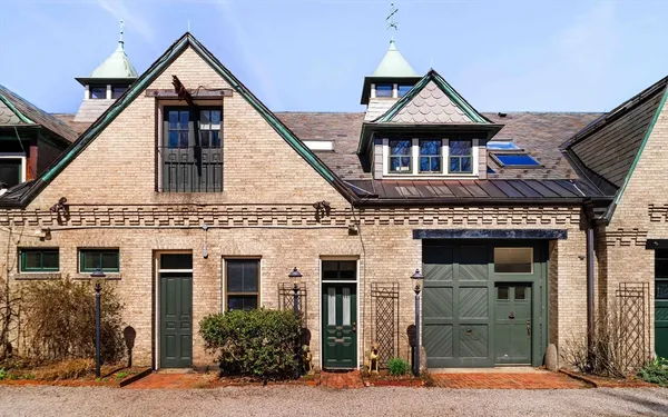 $2,000,000 | 103 Bellevue Street, Unit 4, Newton, MA 02458