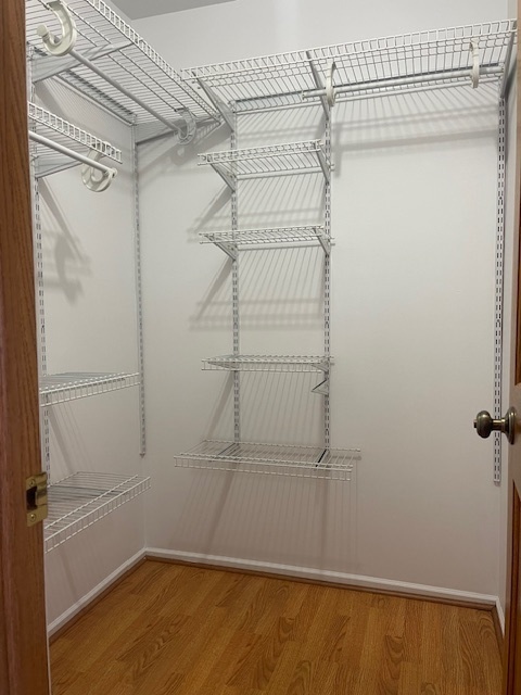 1302 Inverrary Lane, Unit 1302 Deerfield, IL 60015 - Photo 7 of 20 a view of a small room