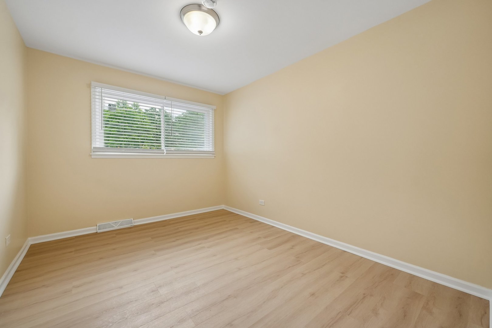 5112 Main Street Lisle, IL 60532 - Photo 8 of 23