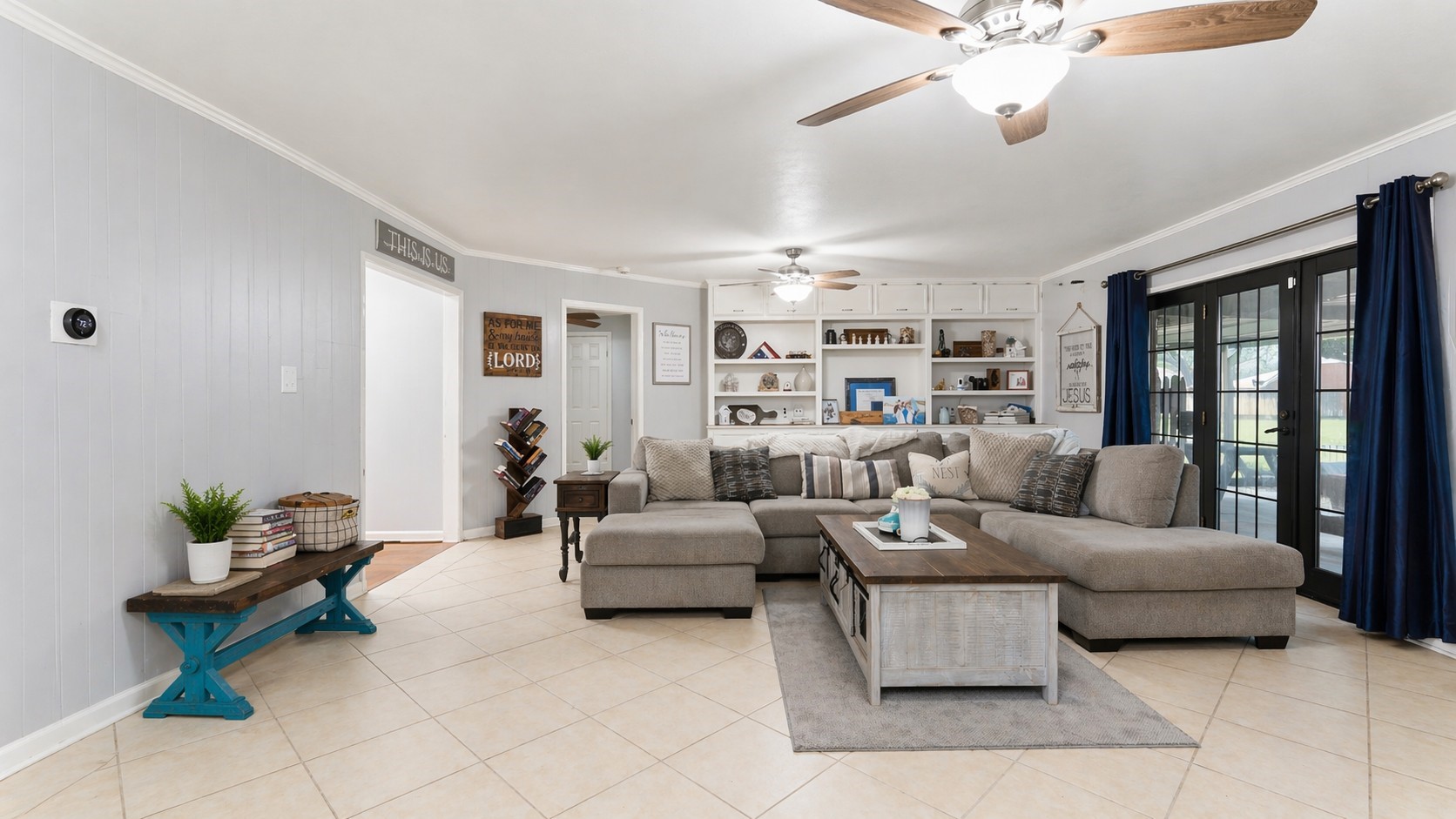 1645 9th Street Hempstead, TX 77445 - Photo 7 of 18 a living room with furniture and a large window