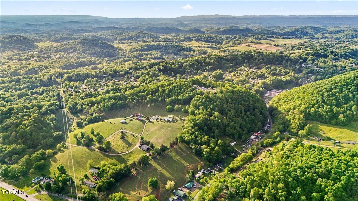 112 Grant Parlier Road Elizabethton, TN 37643 - Photo 16 of 22 16-DJI_20260429182636_0569_D