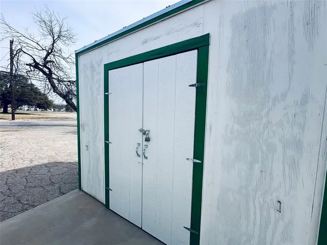 $149,000 | 506 West Grand Avenue, Comanche, TX 76442