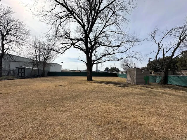 $149,000 | 506 West Grand Avenue, Comanche, TX 76442