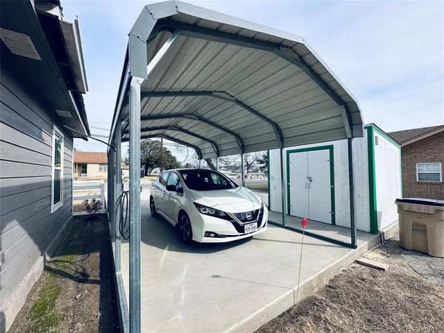 $149,000 | 506 West Grand Avenue, Comanche, TX 76442