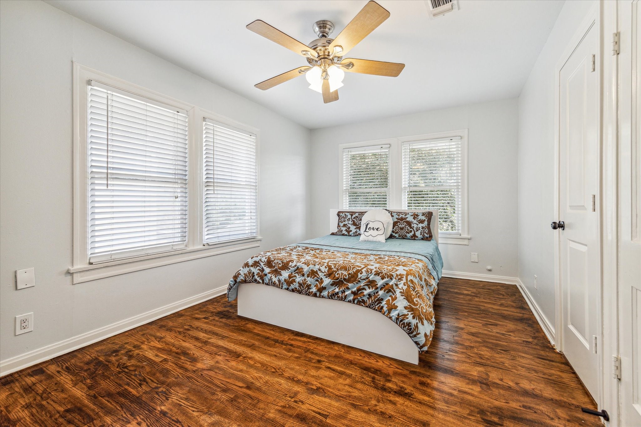1745 Lexington Street Houston, TX 77098 - Photo 14 of 15