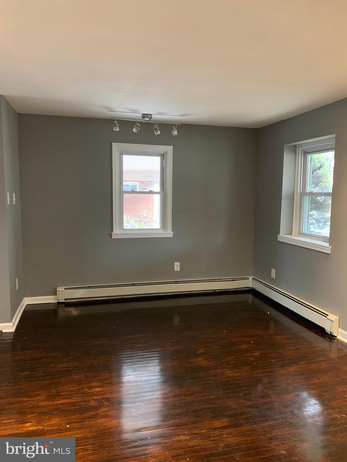 729 Surrey Road Aldan, PA 19018 - Photo 10 of 39 Gallery Image 10