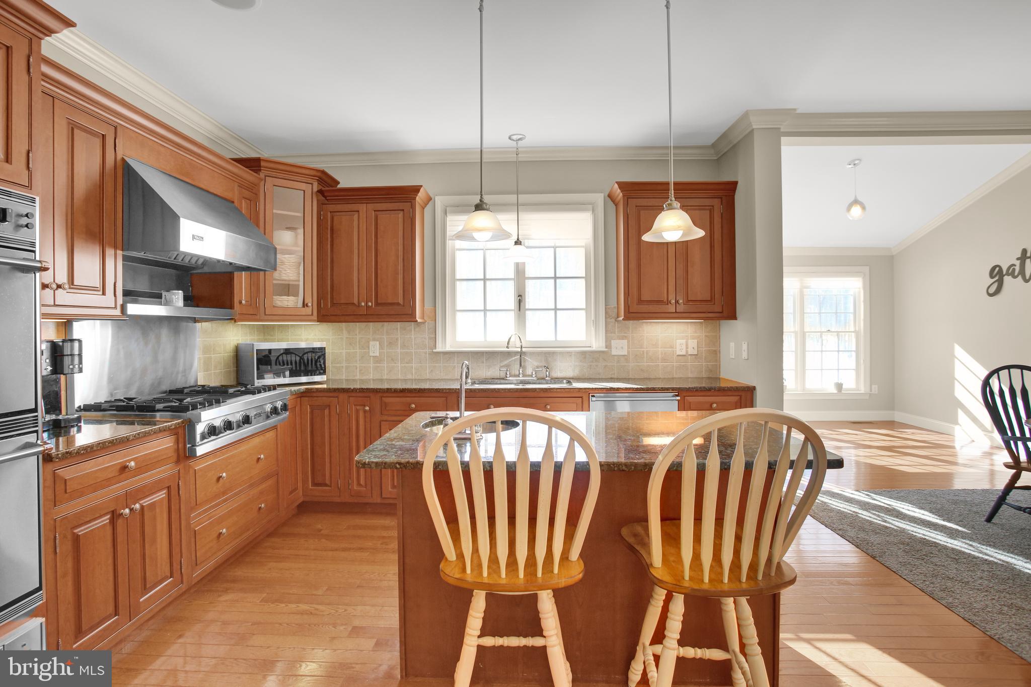 404 Quaker Hill Road Morgantown, PA 19543 - Photo 23 of 62 Kitchen - Center Island/Oak HW Floor