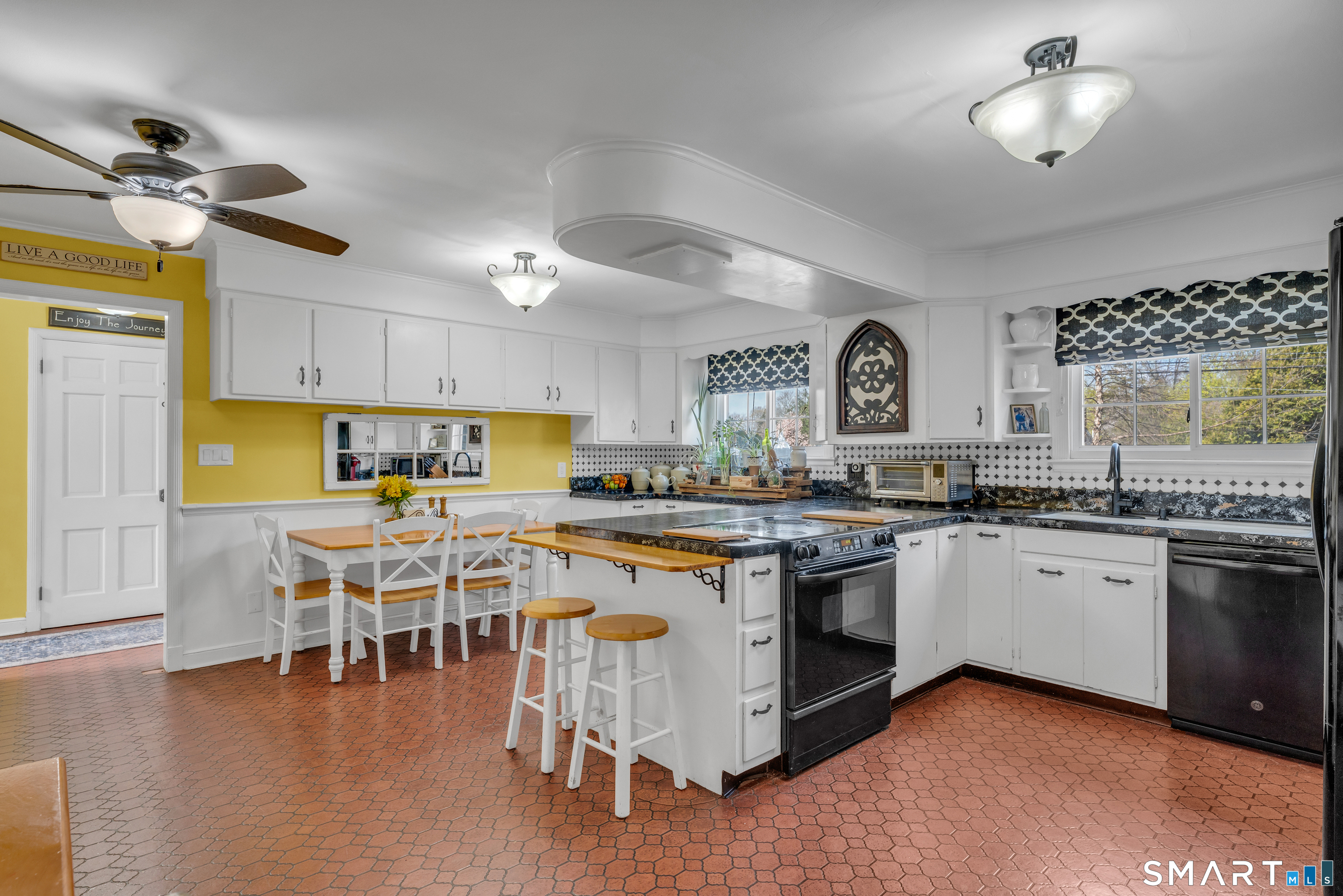1501 Ridge Road North Haven, CT 06473 - Photo 18 of 39