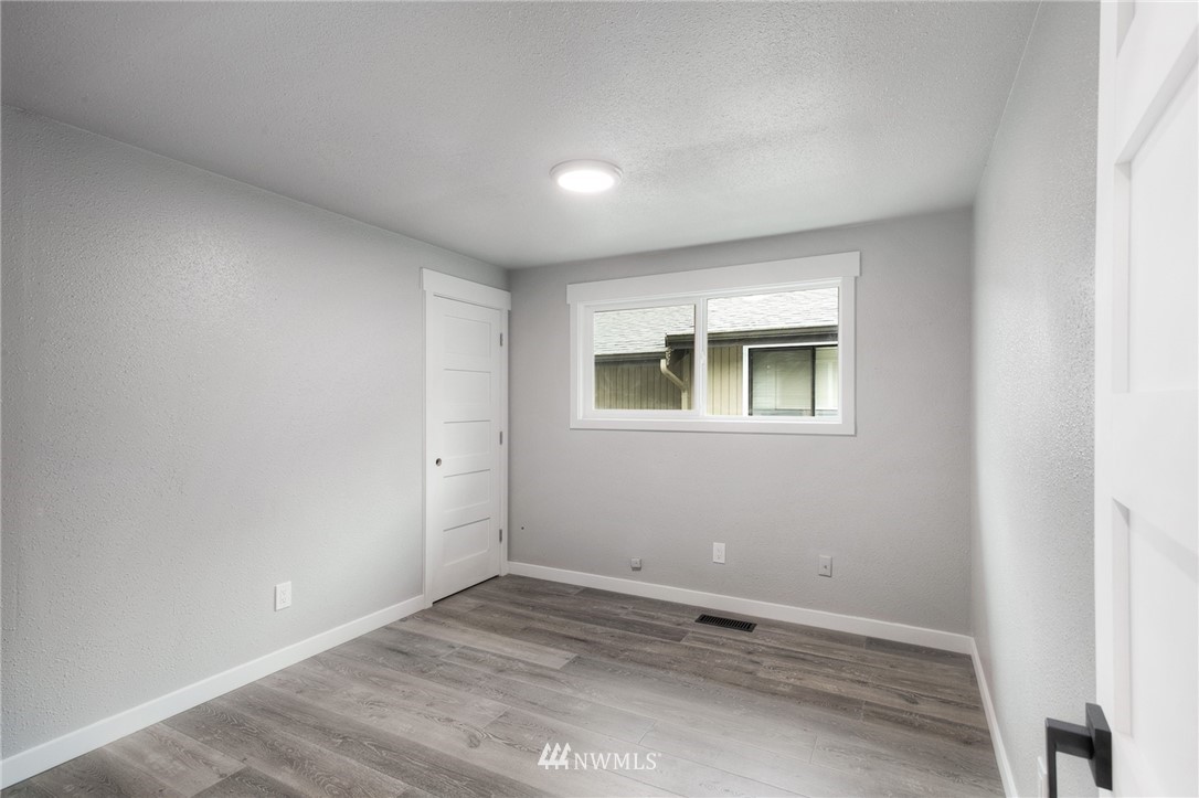 405 Maple Avenue Northwest Renton, WA 98057 - Photo 15 of 23 a view of empty room