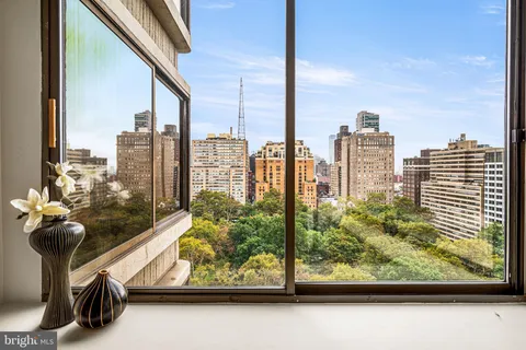 $1,050,000 | 202 West Rittenhouse Square, Unit 1508, Philadelphia, PA 19103