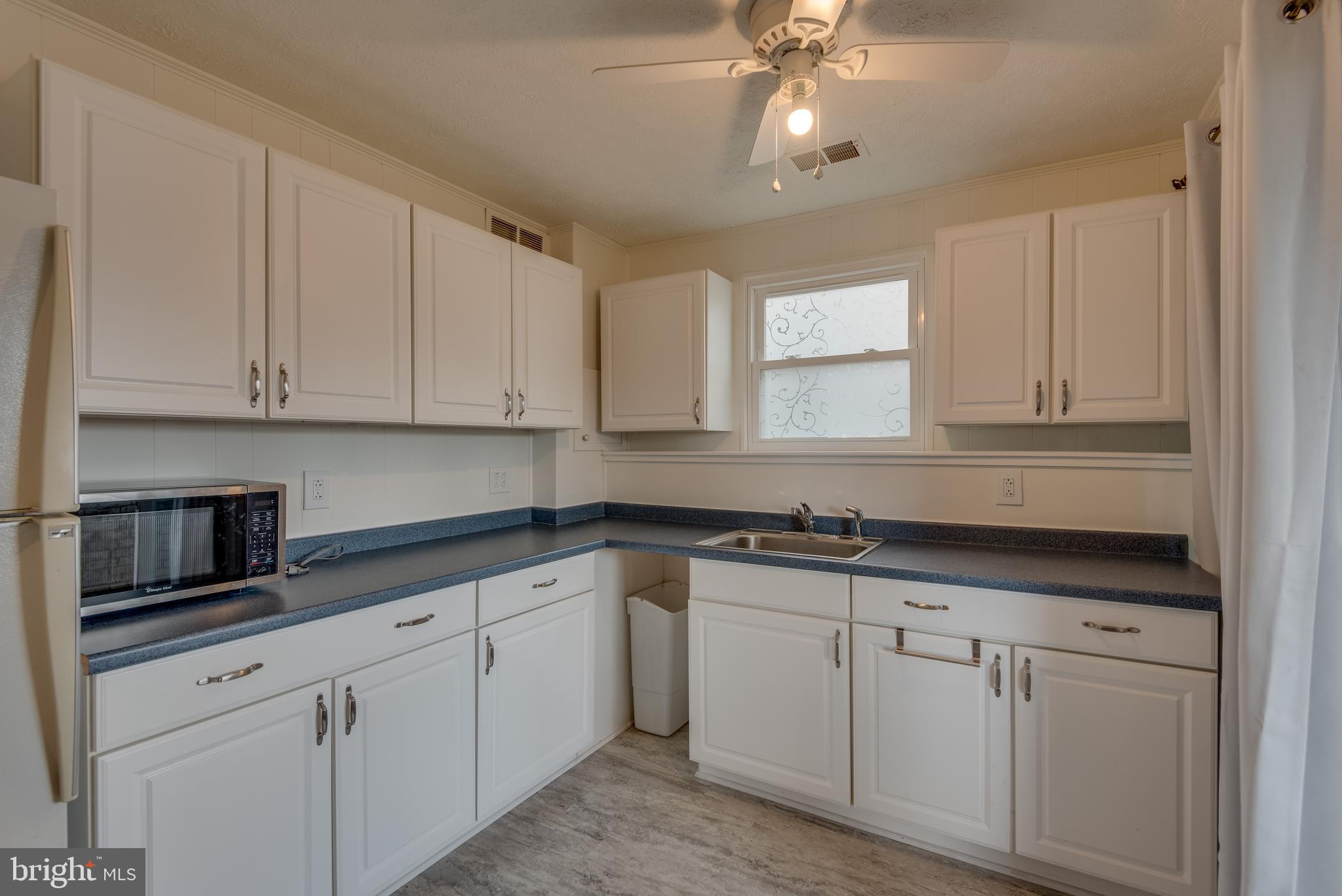 218 Atlanta Road Pasadena, MD 21122 - Photo 20 of 48 Lower level kitchenette