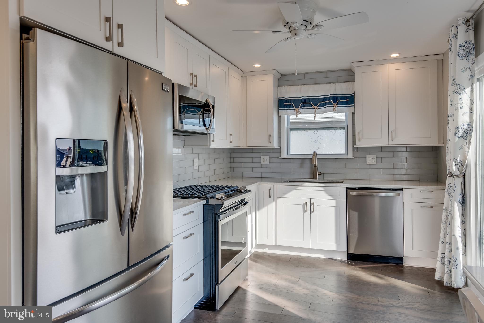 218 Atlanta Road Pasadena, MD 21122 - Photo 8 of 48 Bright and beautiful but fully functional too!