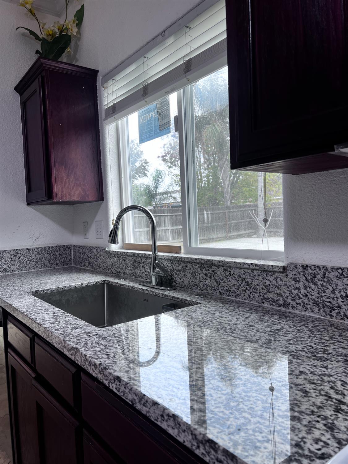 1950 West Rio Hondo Way Hanford, CA 93230 - Photo 15 of 61