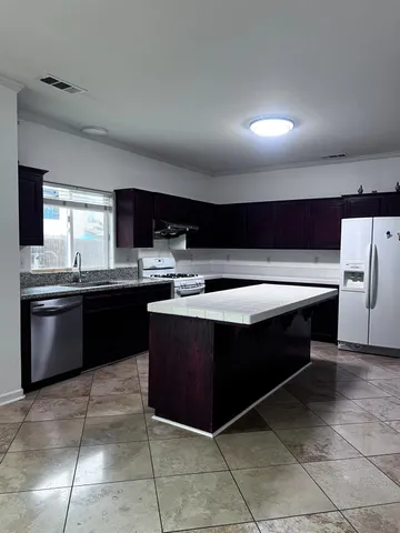 $482,500 | 1950 West Rio Hondo Way, Hanford, CA 93230