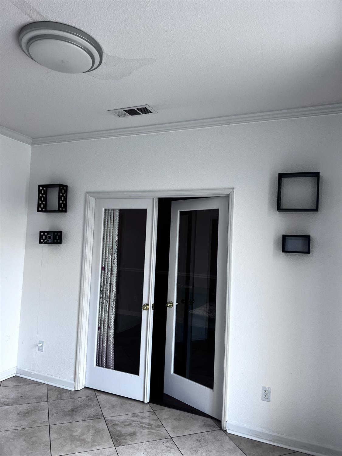 1950 West Rio Hondo Way Hanford, CA 93230 - Photo 3 of 61