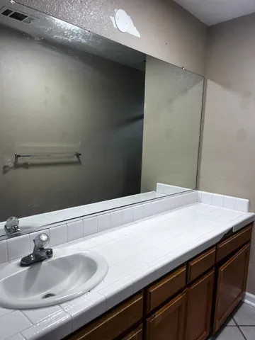 $482,500 | 1950 West Rio Hondo Way, Hanford, CA 93230