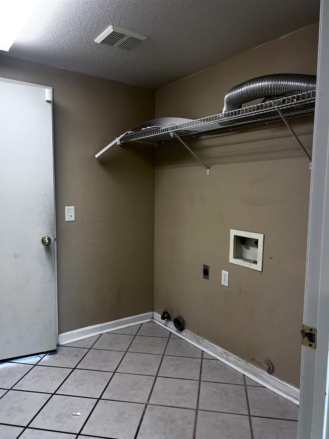 1950 West Rio Hondo Way Hanford, CA 93230 - Photo 7 of 61