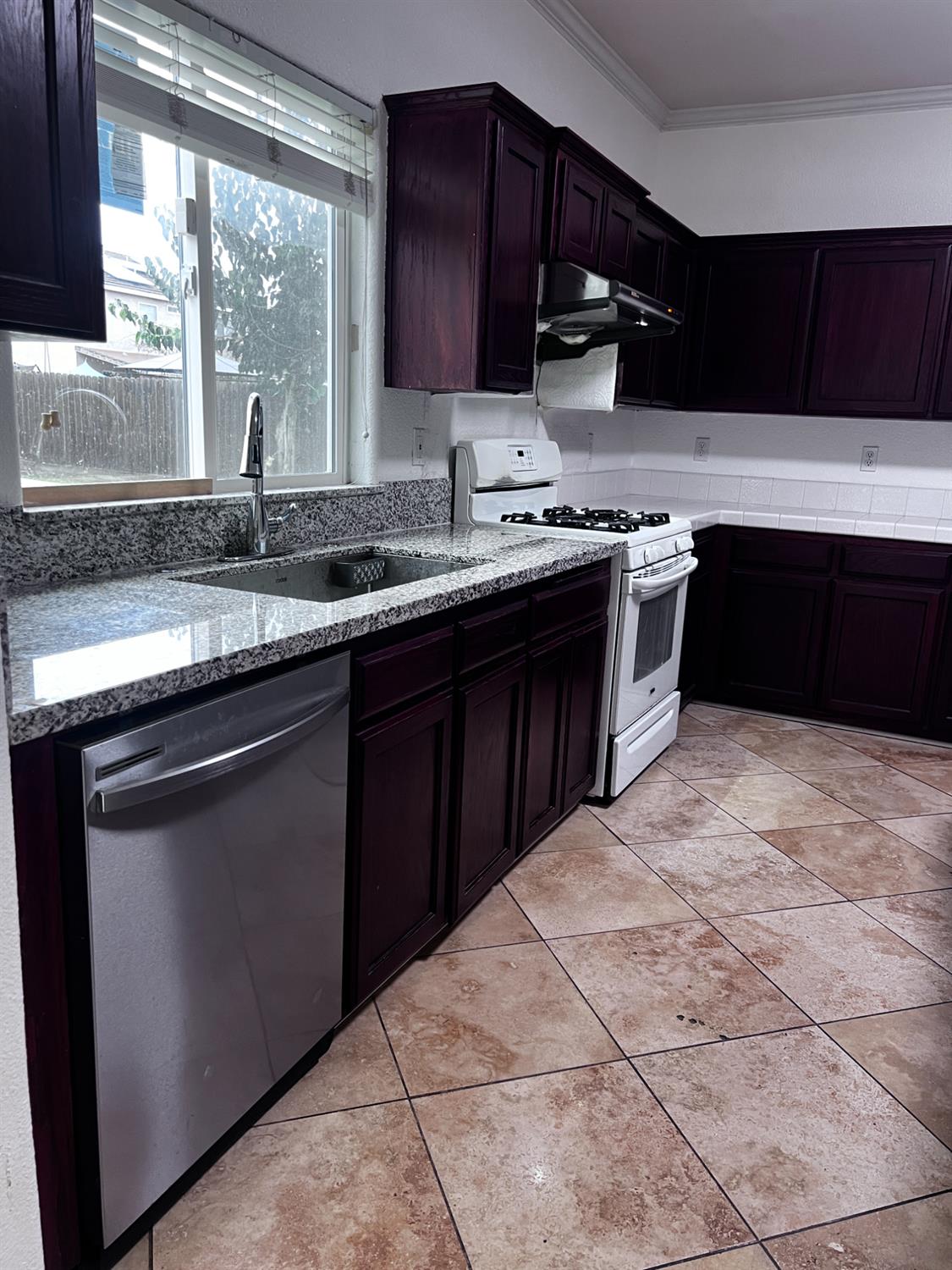 1950 West Rio Hondo Way Hanford, CA 93230 - Photo 10 of 61