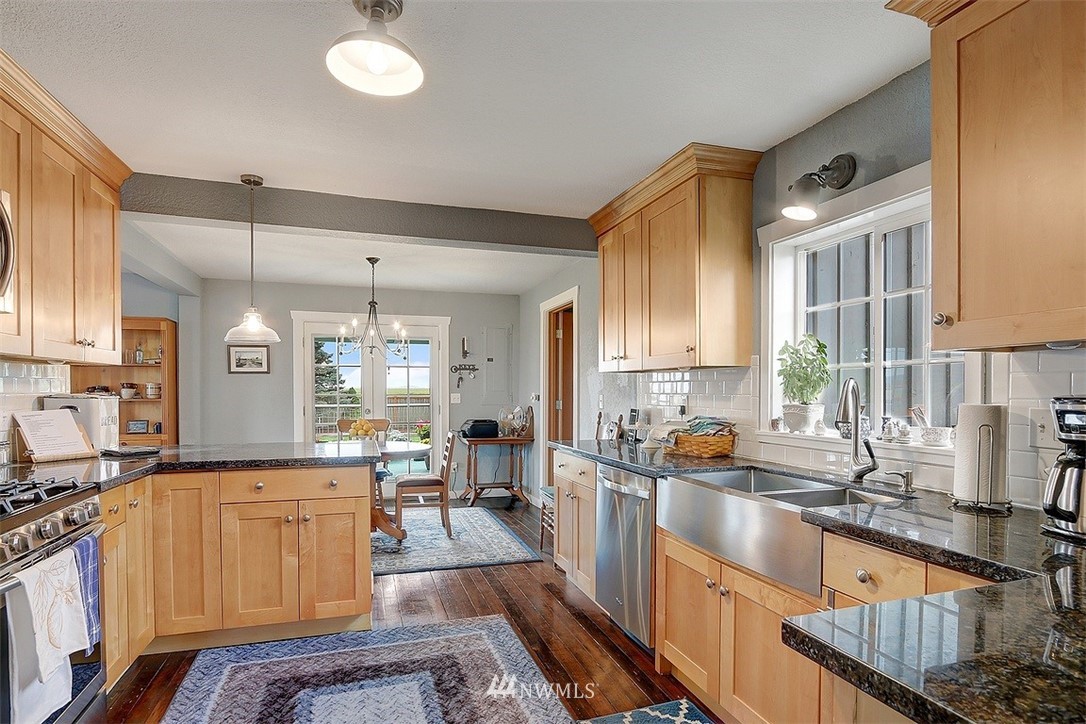 15801 Fir Island Road Mount Vernon, WA 98273 - Photo 3 of 16