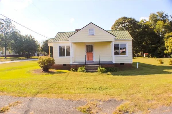 $180,000 | 300 Betsy Street, Iva, SC 29655