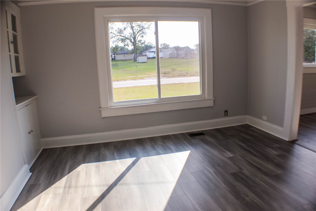300 Betsy Street Iva, SC 29655 - Photo 11 of 46 Dining Room