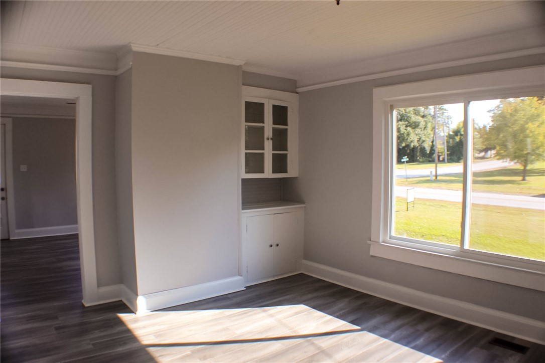 300 Betsy Street Iva, SC 29655 - Photo 9 of 46 Dining Room