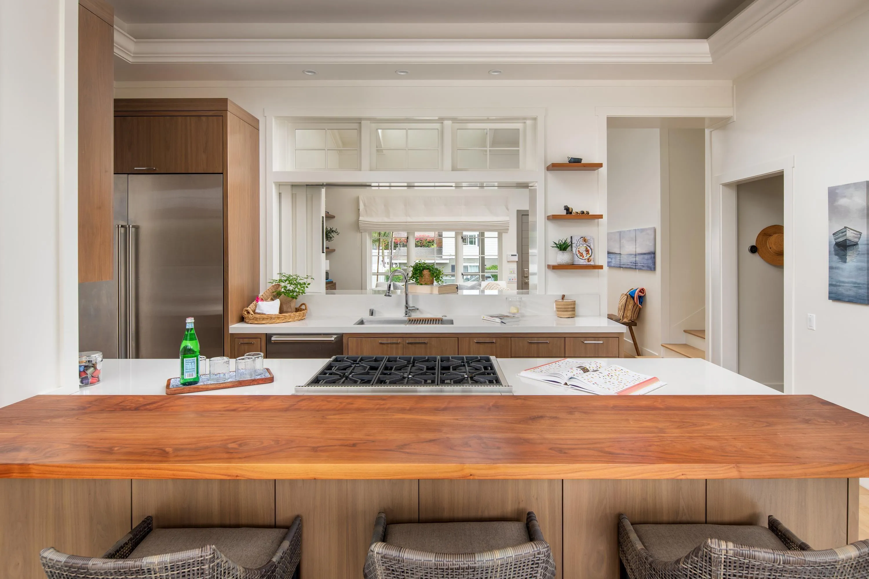 236 24th Street Del Mar, CA 92014 - Photo 12 of 34 a bedroom with a bed and a window