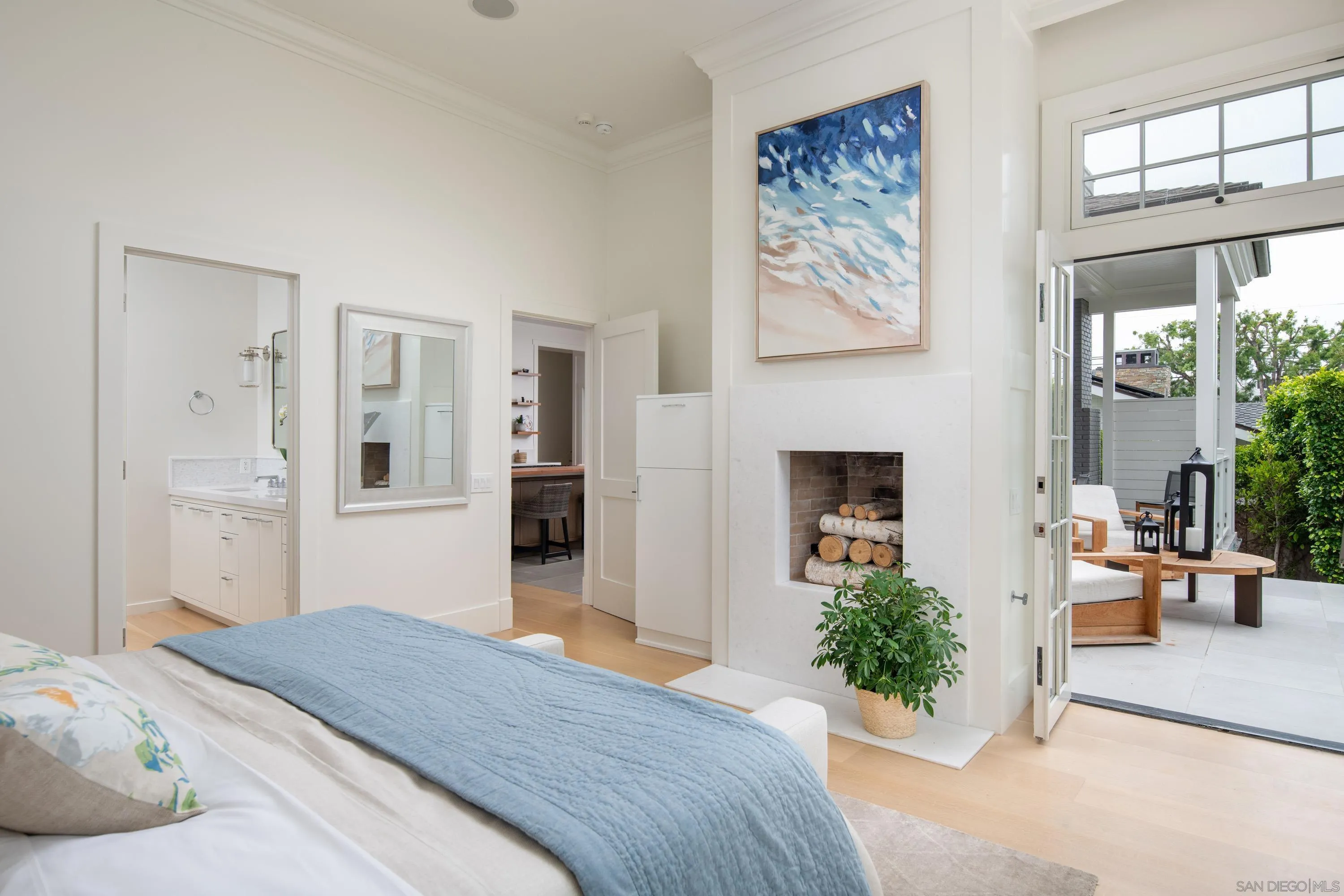 236 24th Street Del Mar, CA 92014 - Photo 19 of 34 a bedroom with a bed and a large mirror