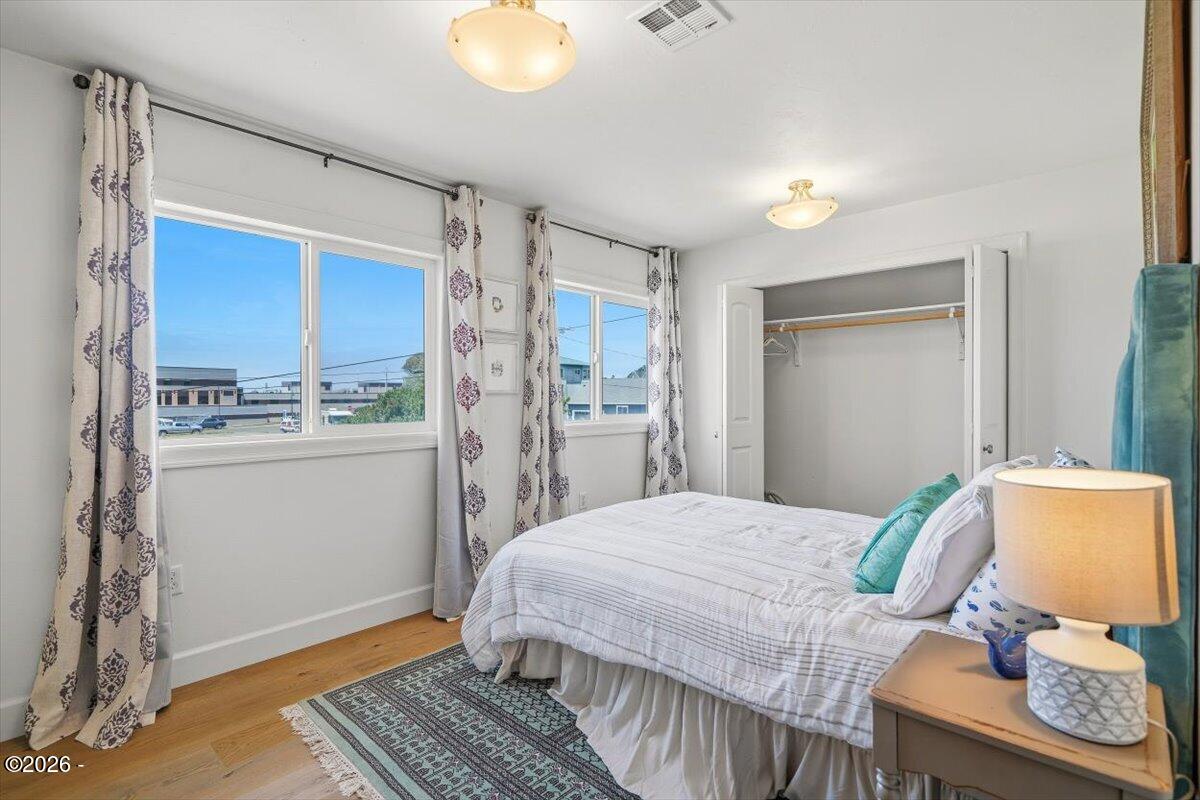 811 Southwest 12th Street Newport, OR 97365 - Photo 57 of 85