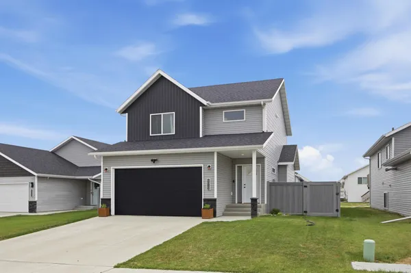 $415,000 | 6029 Kodiak Lane, Horace, ND 58047