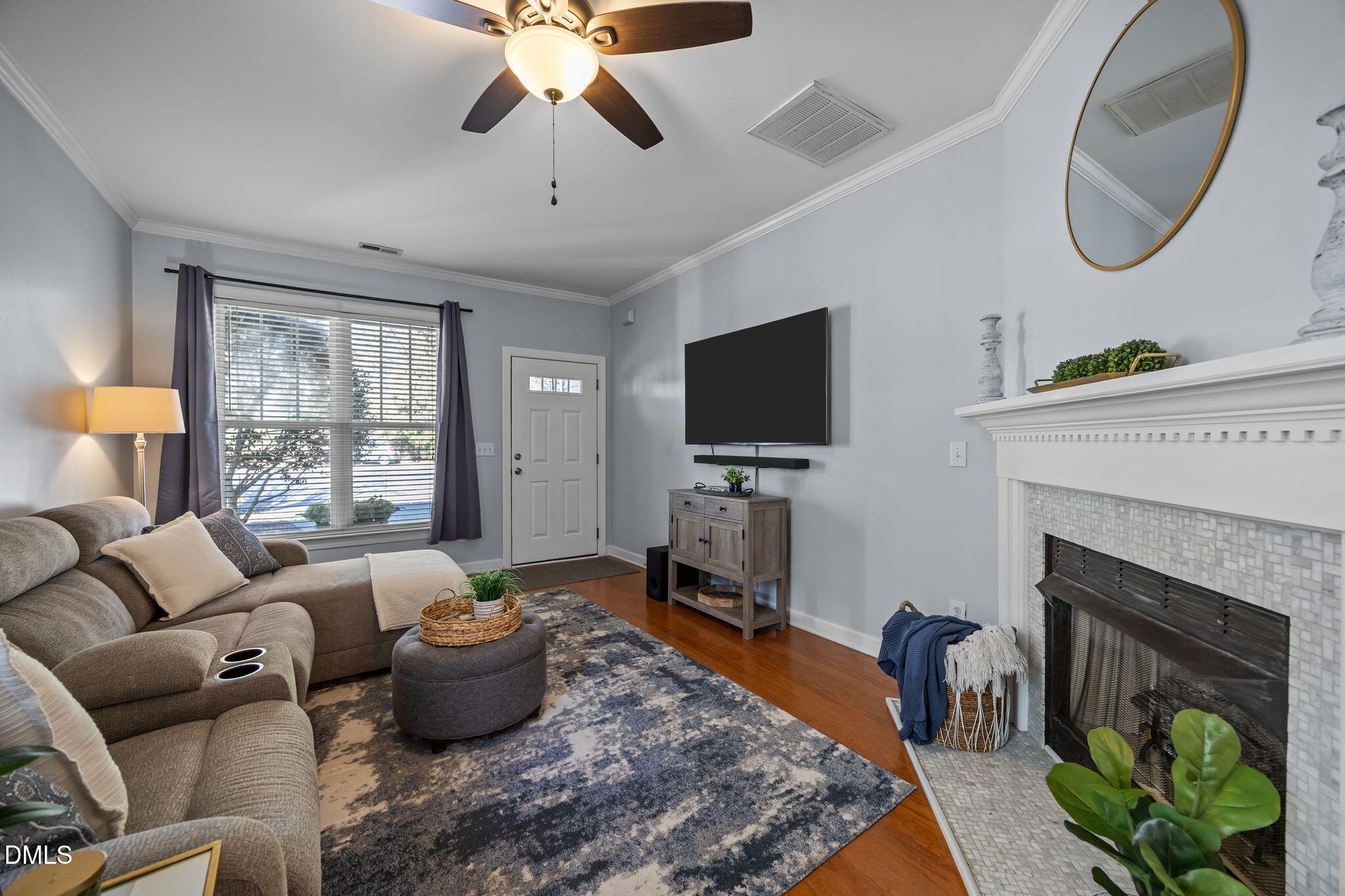 10817 Farmville Road Raleigh, NC 27614 - Photo 6 of 27 Living Room