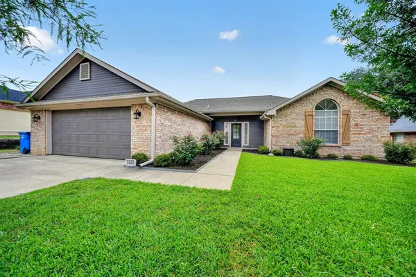 $295,000 | 1665 Nottingham Drive, Kaufman, TX 75142