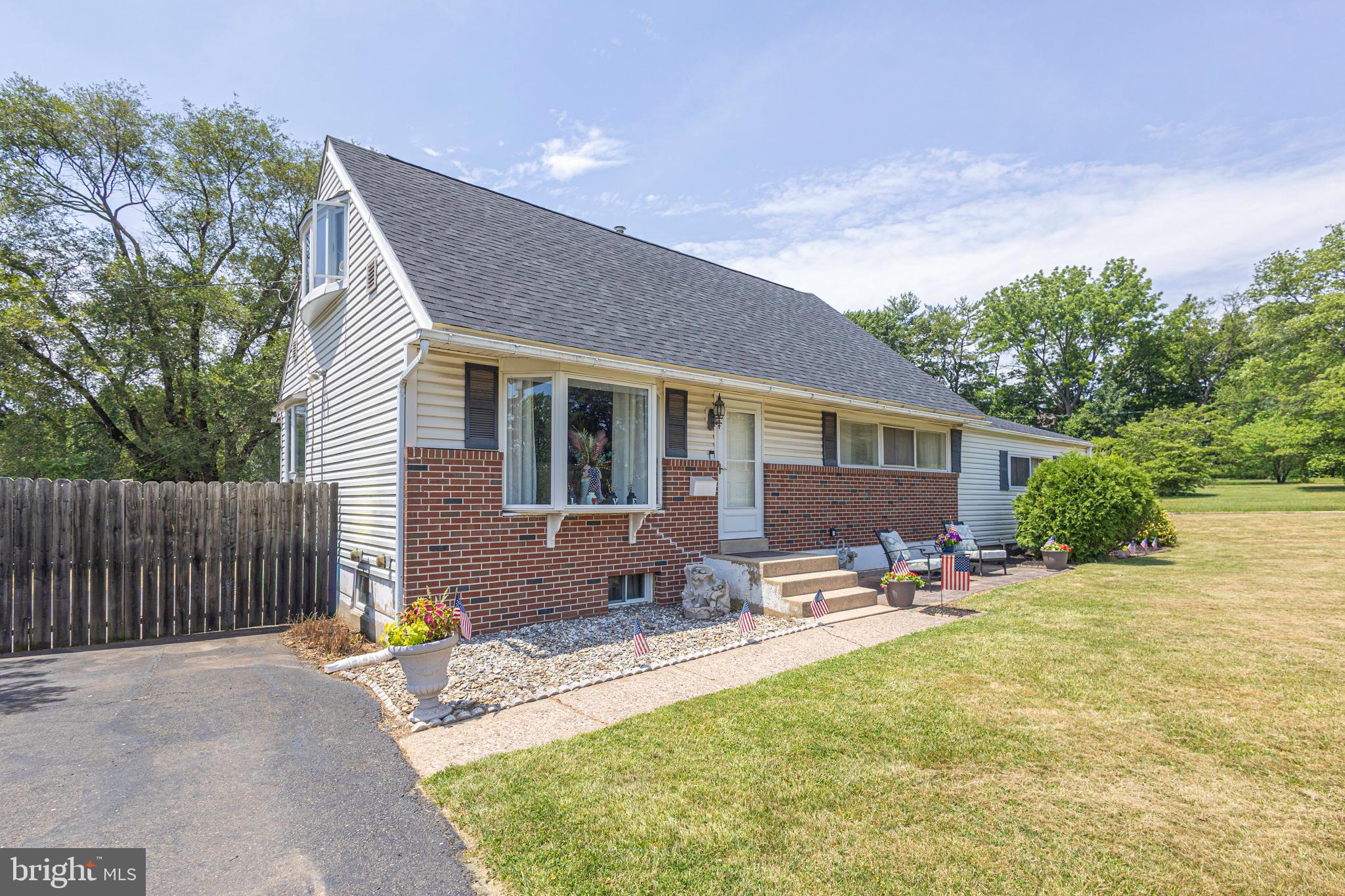 702 Burbridge Road Hatboro, PA 19040 - Photo 3 of 42 Gallery Image 3