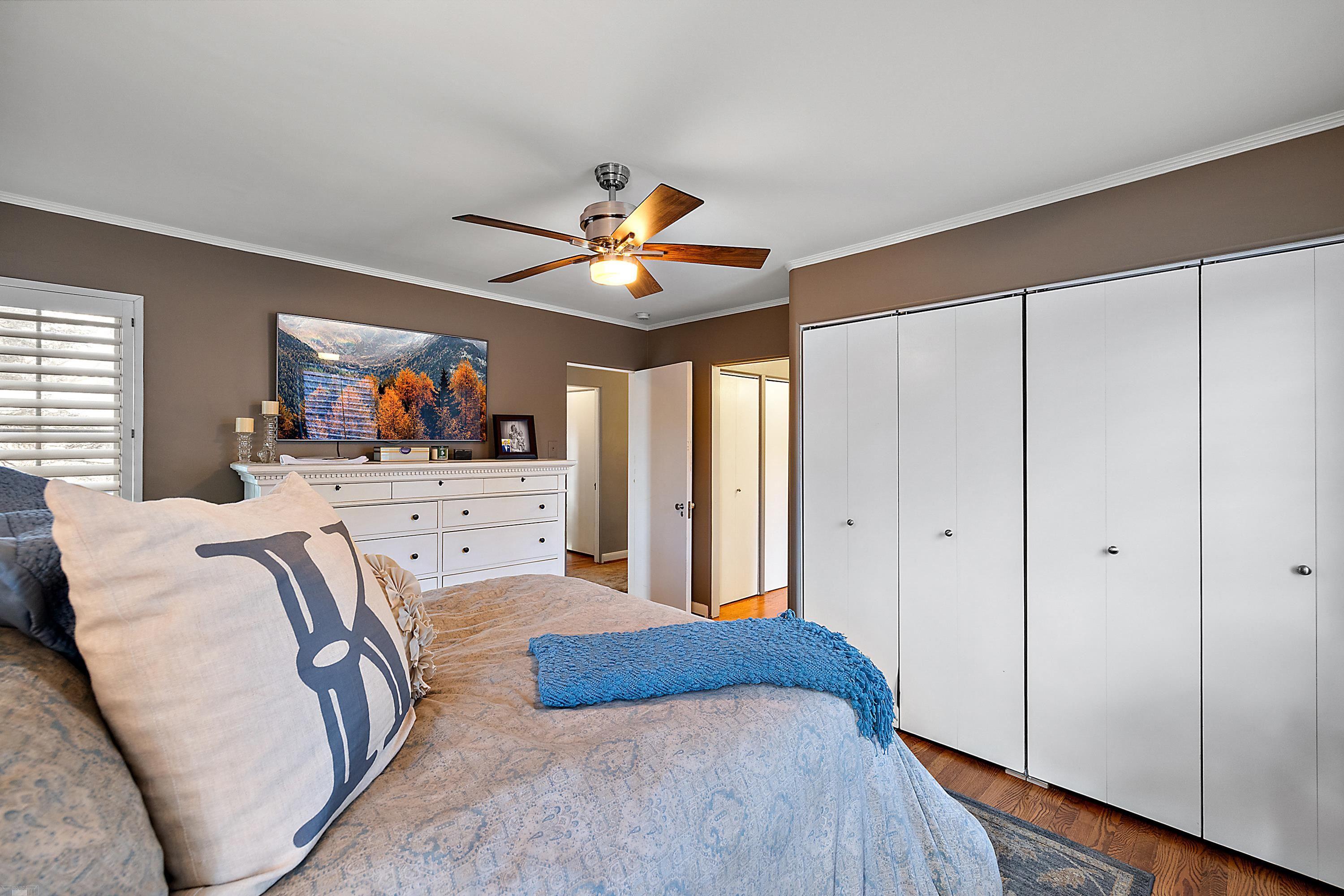 158 Merriweather Road Grosse Pointe, MI 48236 - Photo 22 of 57 50133705-dfea2e09-37a9-4dba-bc14-6010d52feea3.JPG