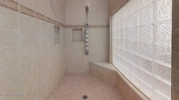 $1,750,000 | 18772 West Riverview Drive, Post Falls, ID 83854