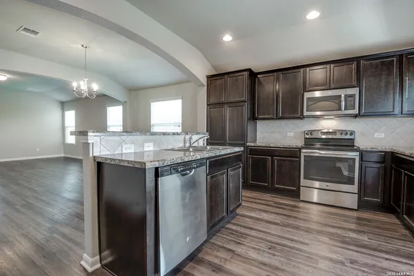 $2,150 | 1041 Lauren Street, New Braunfels, TX 78130