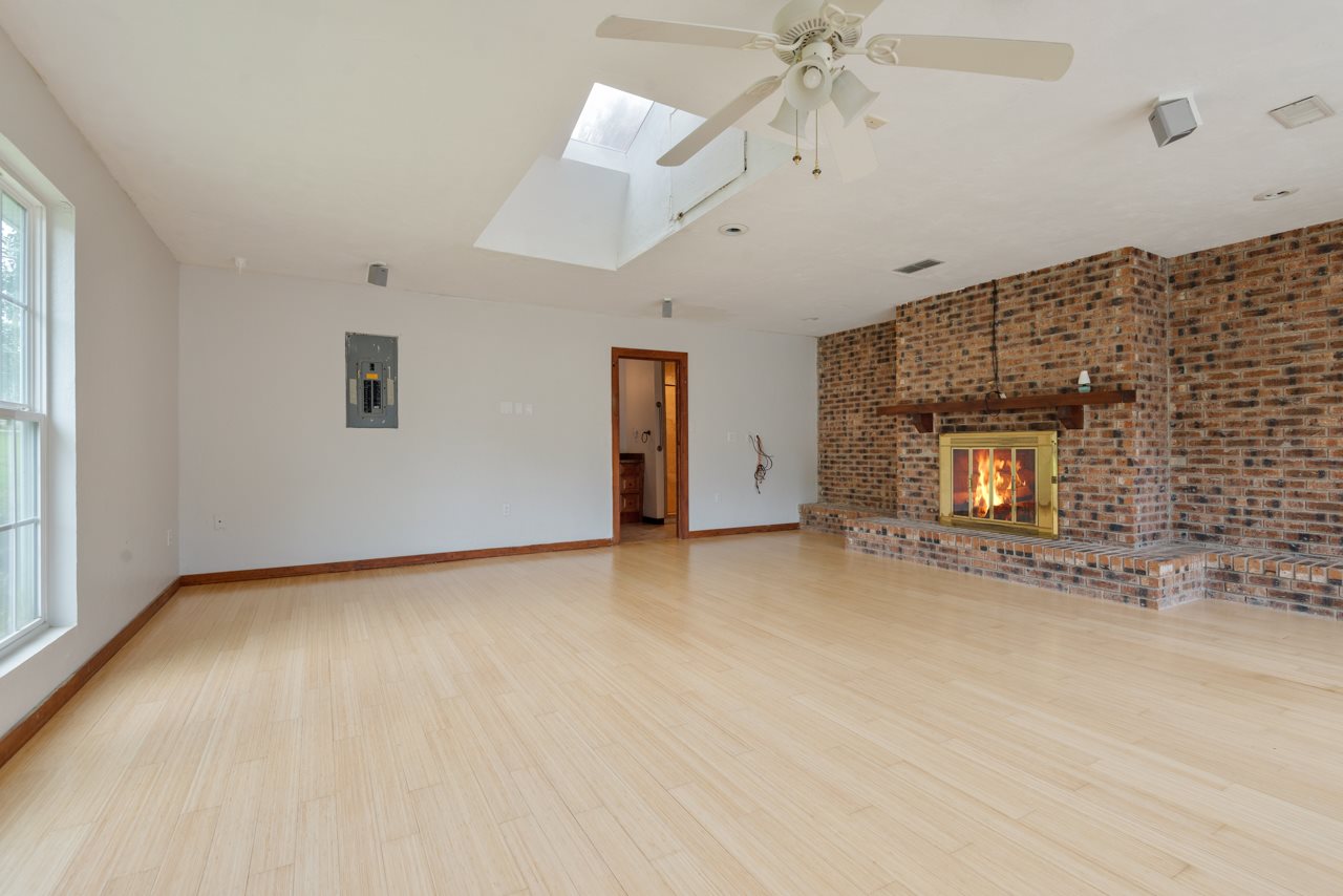 982 Richardson Road Tallahassee, FL 32301 - Photo 17 of 21 Gallery Image 17