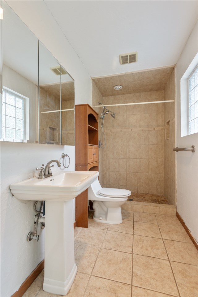 982 Richardson Road Tallahassee, FL 32301 - Photo 2 of 21 Gallery Image 2