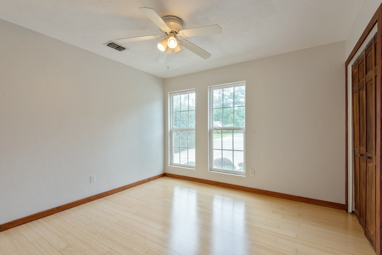 982 Richardson Road Tallahassee, FL 32301 - Photo 4 of 21 Gallery Image 4