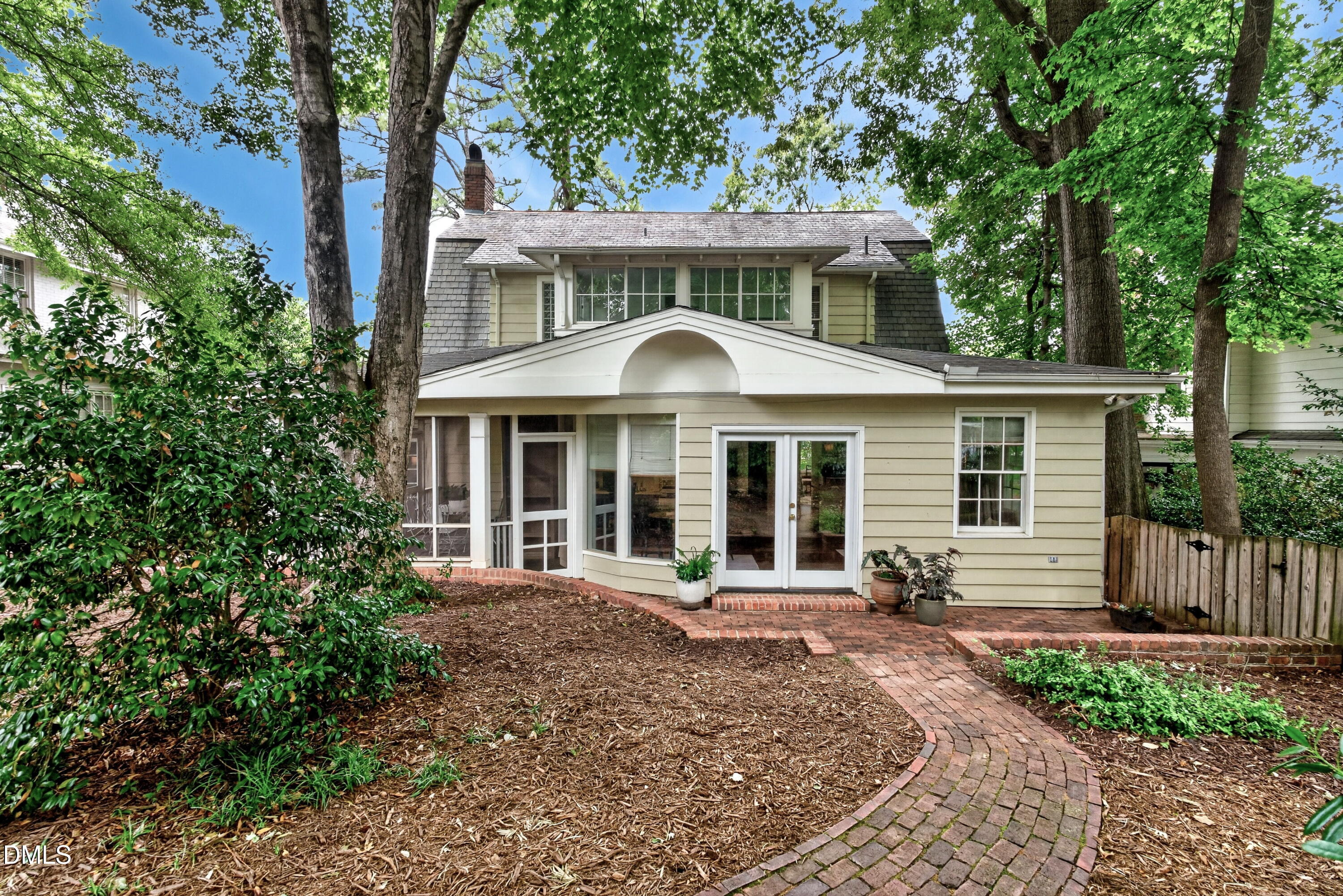 306 Hillcrest Road Raleigh, NC 27605 - Photo 24 of 27 virtual-tour-158496-photo-17816420202561