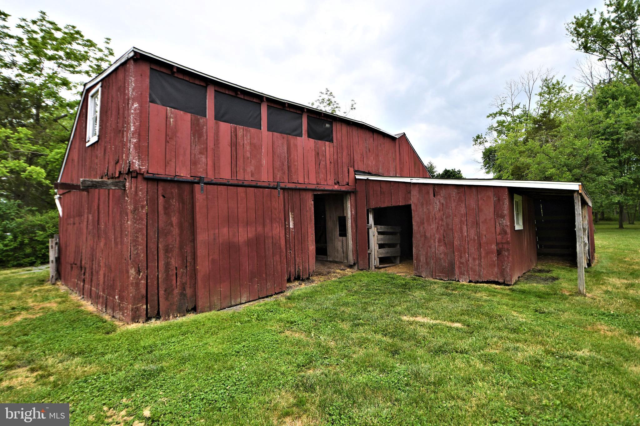 24 Moyer Road Telford, PA 18969 - Photo 39 of 62 a view of a barn in the back yard
