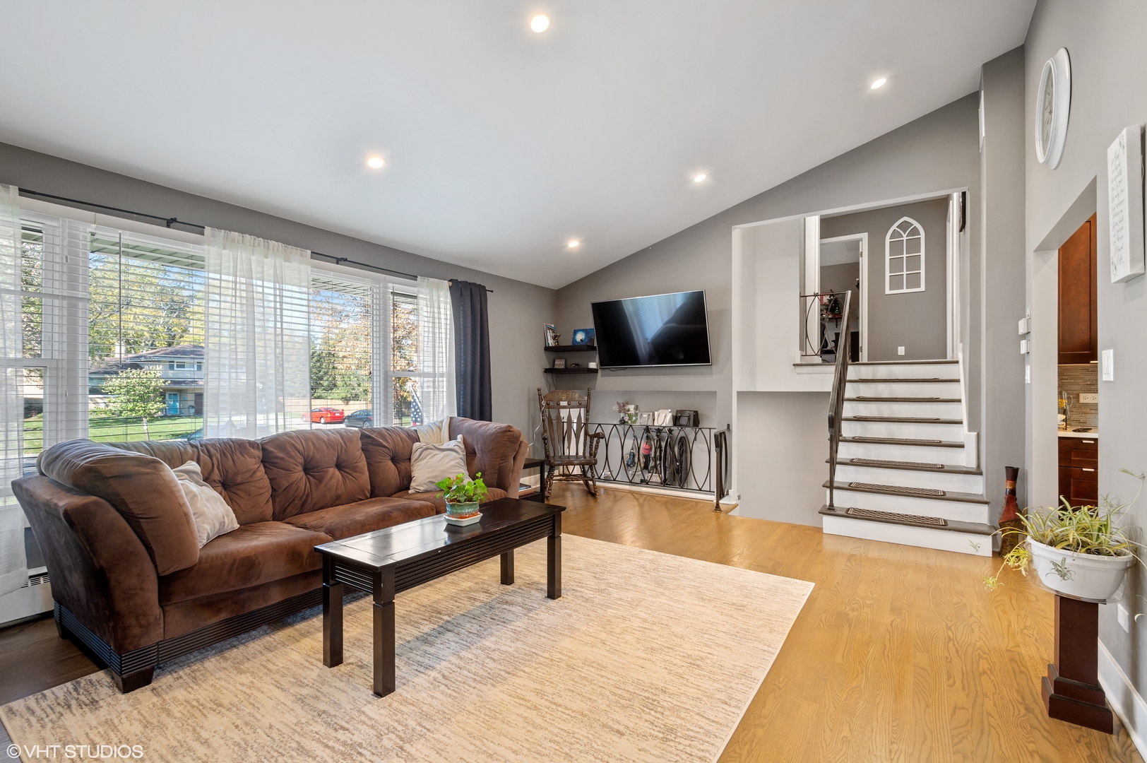 907 North Westgate Road Mount Prospect, IL 60056 - Photo 3 of 21 Gallery Image 3