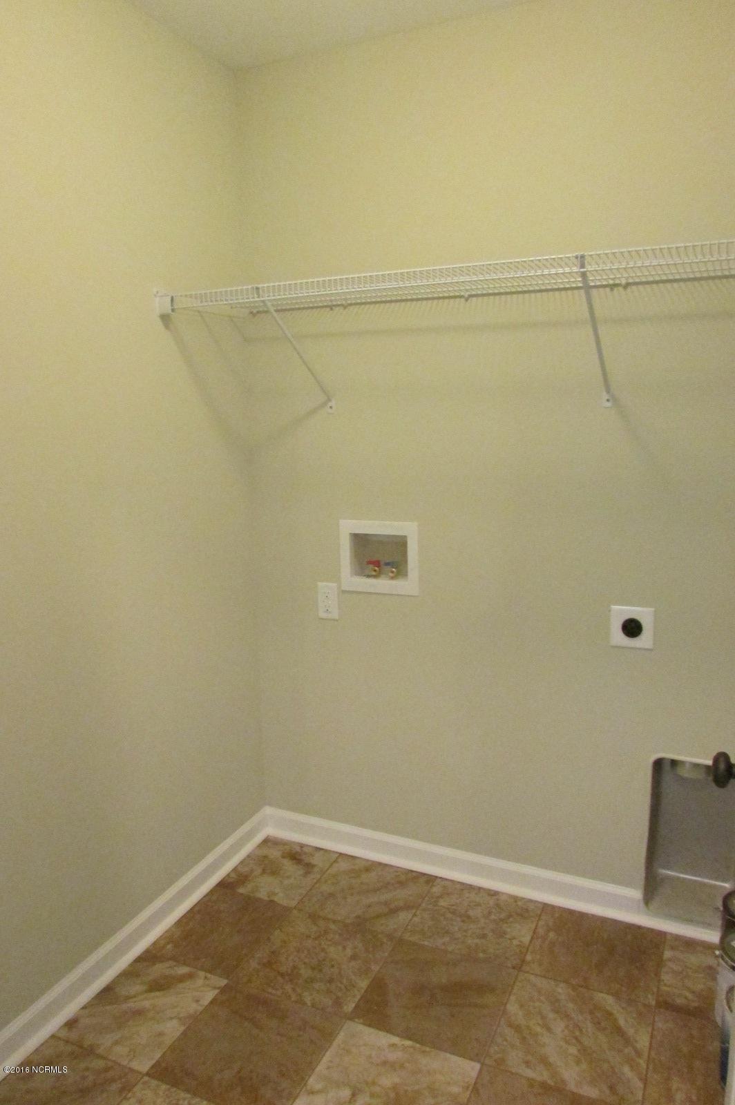 302 Station House Road New Bern, NC 28562 - Photo 8 of 15 Laundry