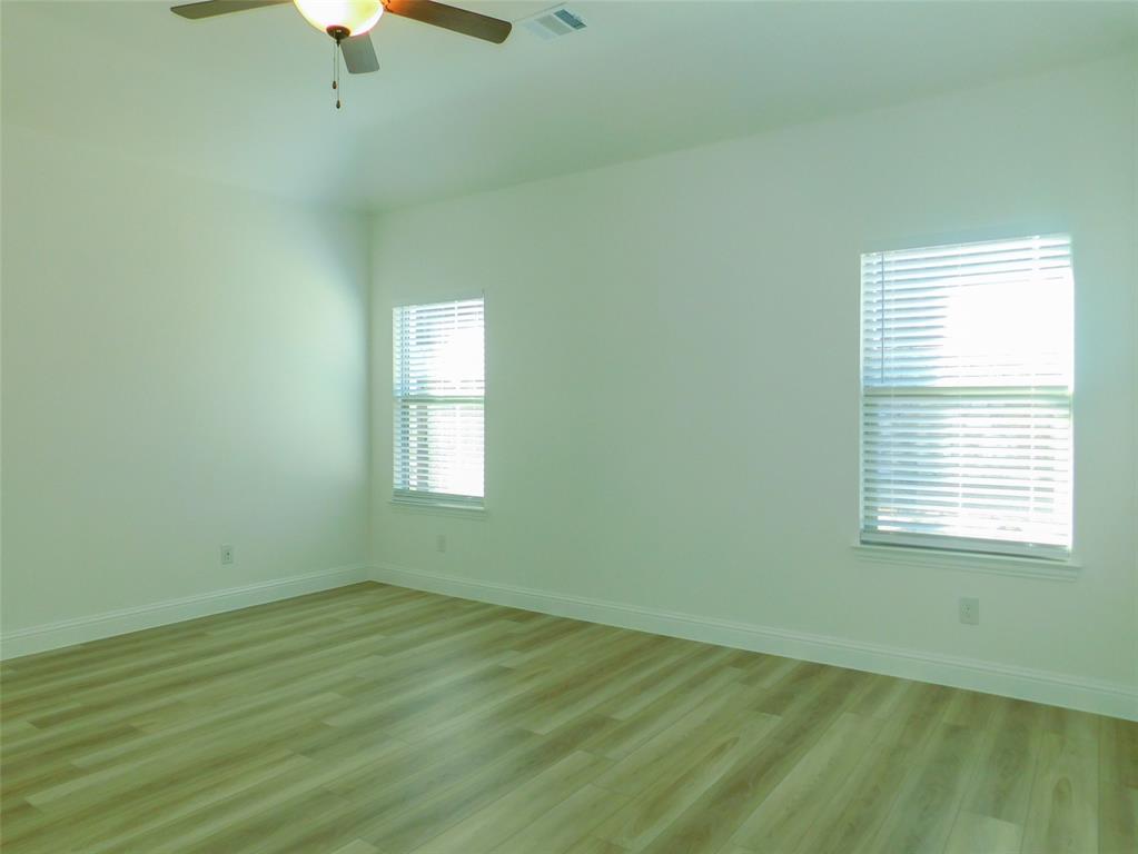 2457 Pinnacle Place Corinth, TX 76210 - Photo 13 of 32