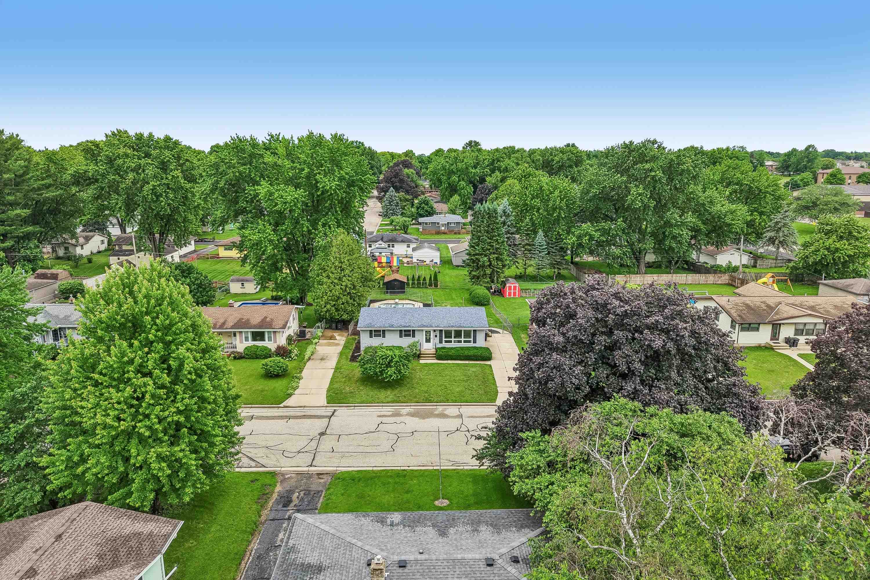 809 West Street Stoughton, WI 53589 - Photo 42 of 48