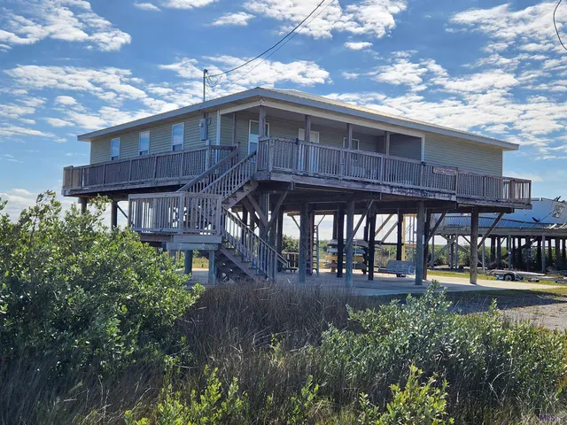 $325,000 | 626 Highway 1, Grand Isle, LA 70358