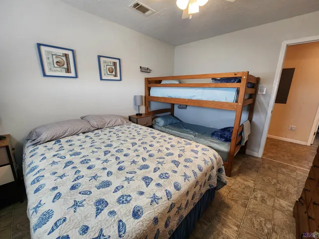 $325,000 | 626 Highway 1, Grand Isle, LA 70358